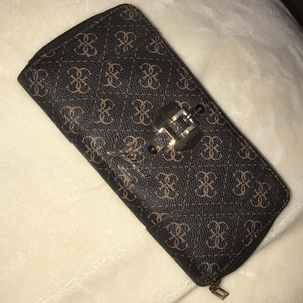 Guess wallet